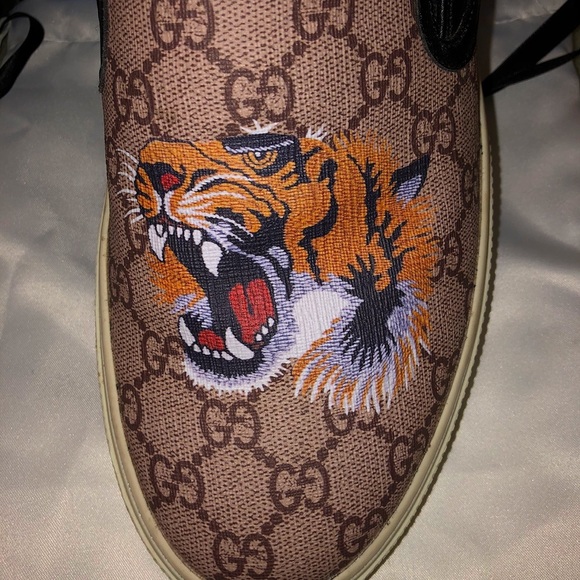 !GUCCI TIGER SLIP-ON SHOES! - Picture 6 of 10